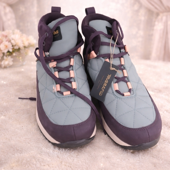 Teva Shoes - NWT Size 11 Teva Women's Blue and Purple Quilted  Commute Wayerproof Shoes